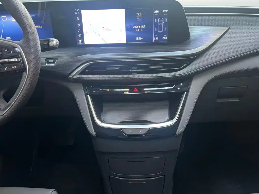 Buick GL8 Hybrid — миниатюра 12