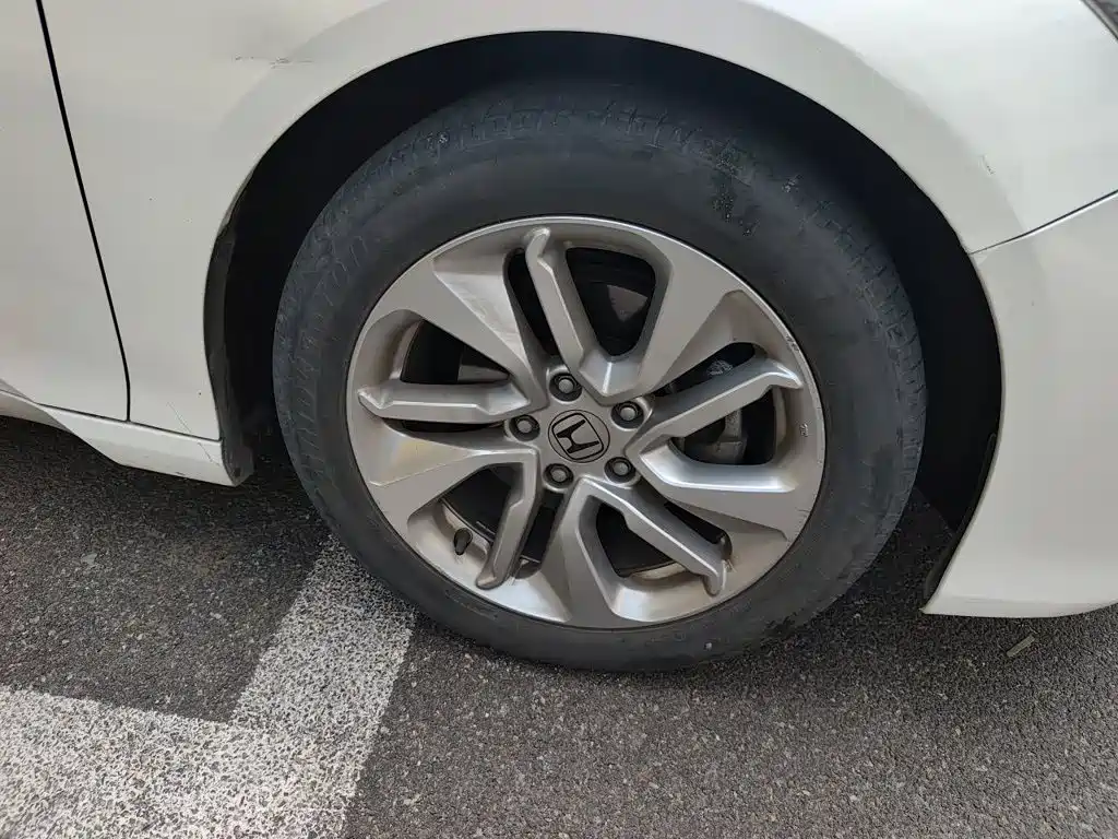 Honda Accord — миниатюра 8