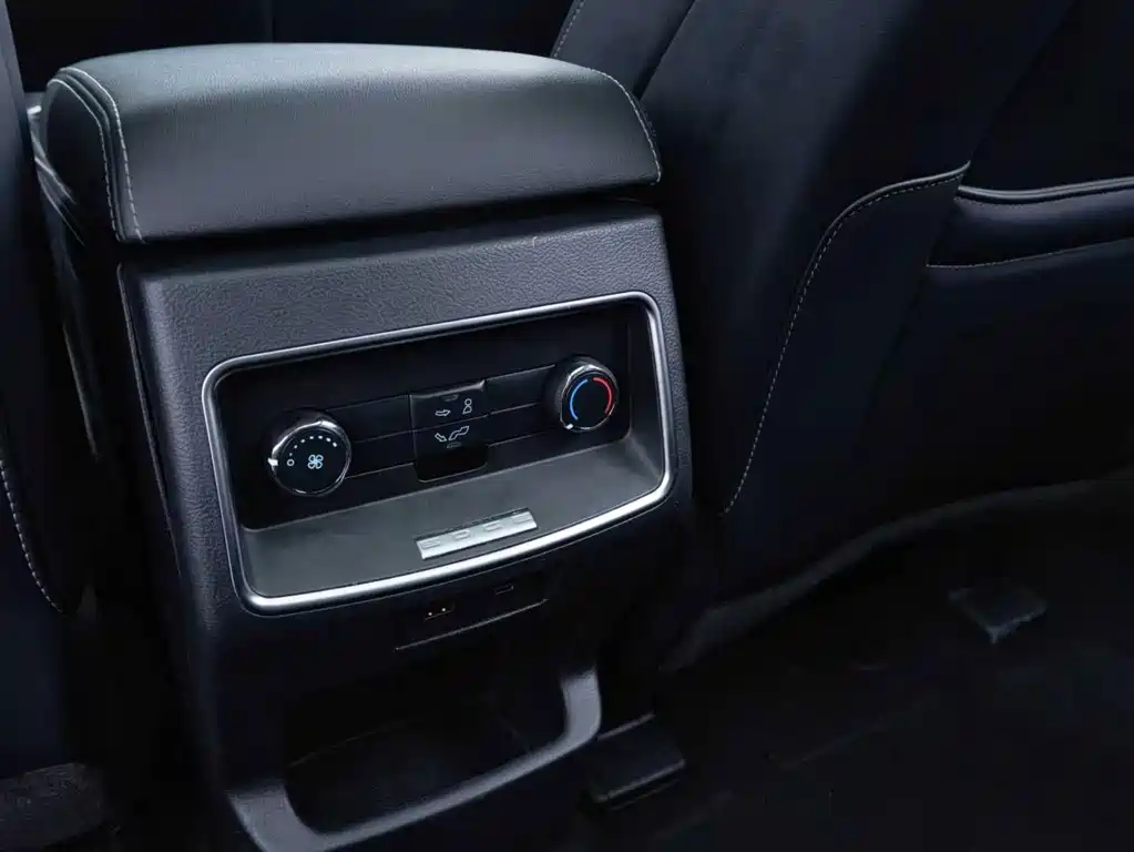 Ford Edge — миниатюра 17