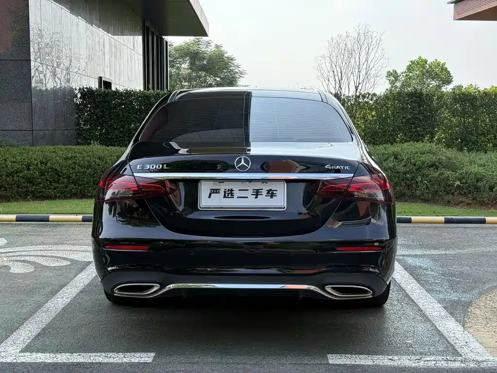 Mercedes-Benz E-Class — миниатюра 14