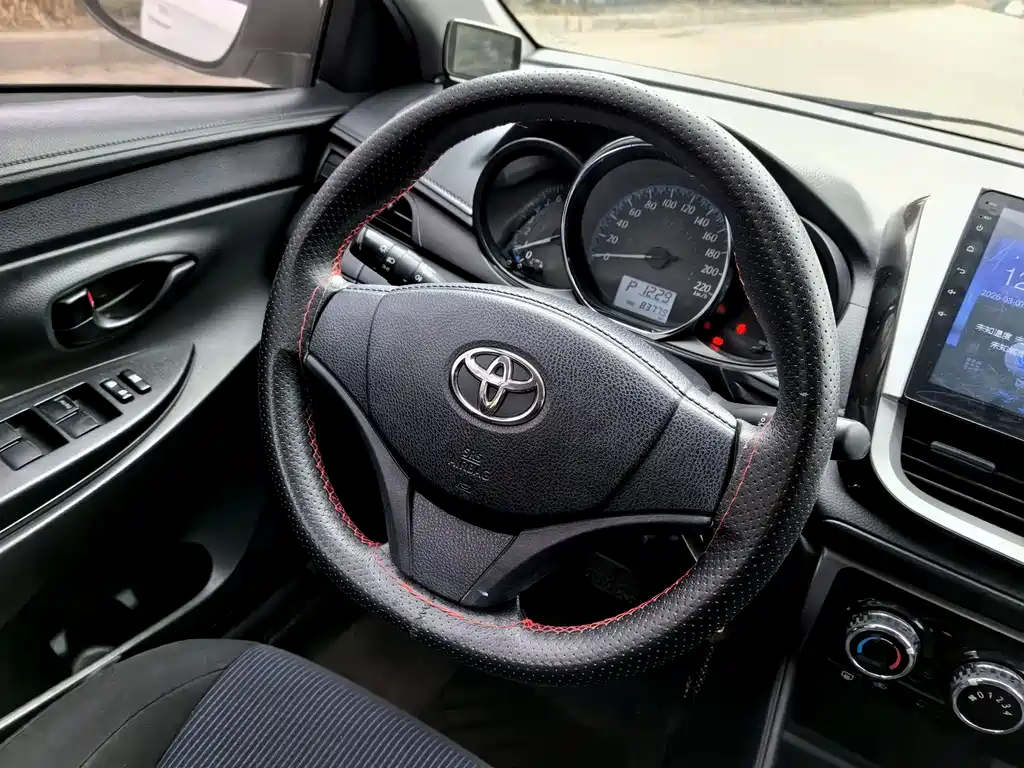 TOYOTA YARIS L ZHIXUAN