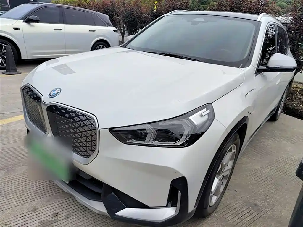 BMW iX1 2024