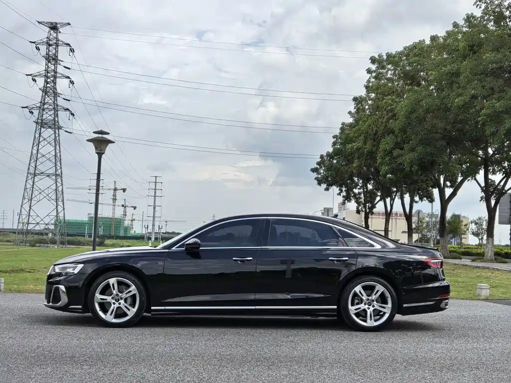Audi A8 — миниатюра 5