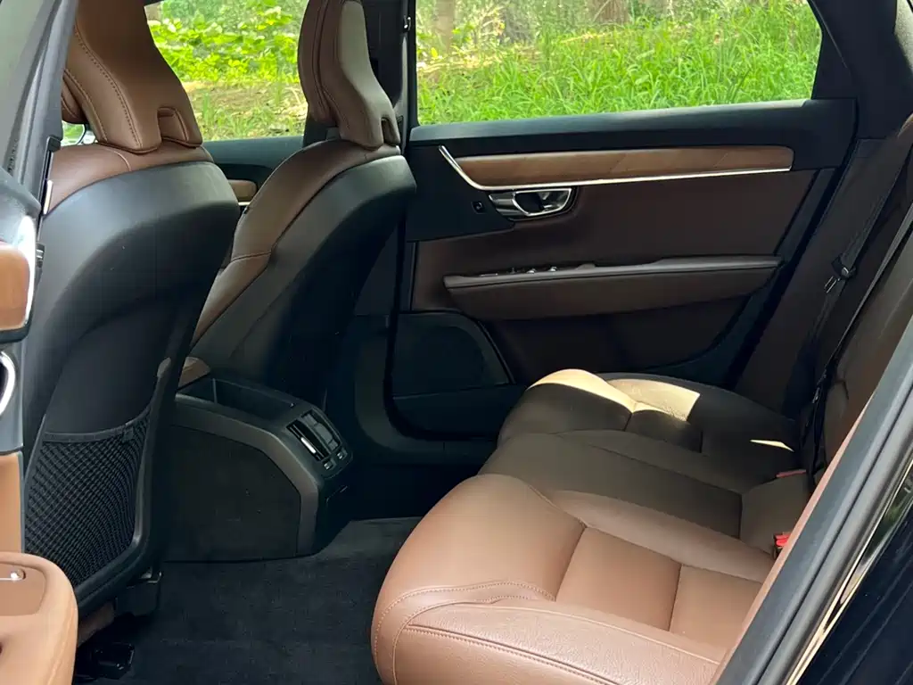 Volvo S90 2024 B5 Luxury