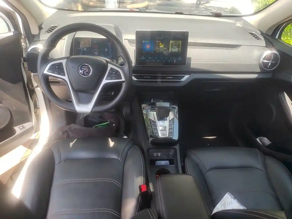 BYD Yuan EV — миниатюра 13