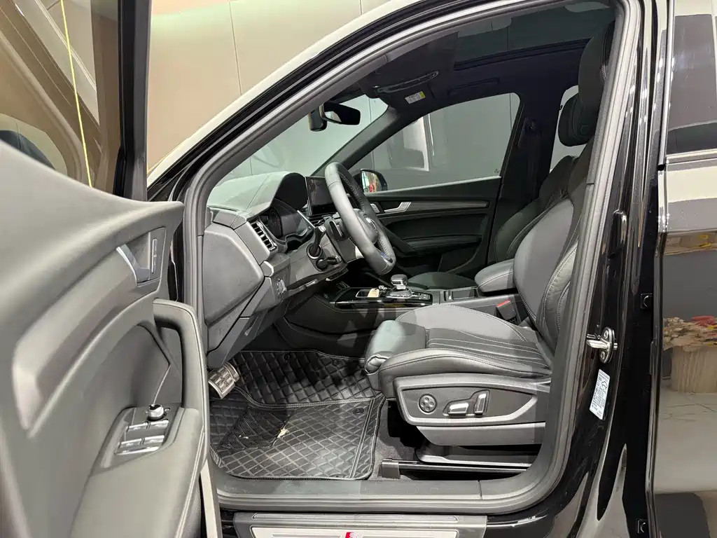 Audi Q5L 2024 40 TFSI Luxury