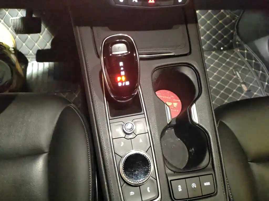 Cadillac XT4 — миниатюра 15