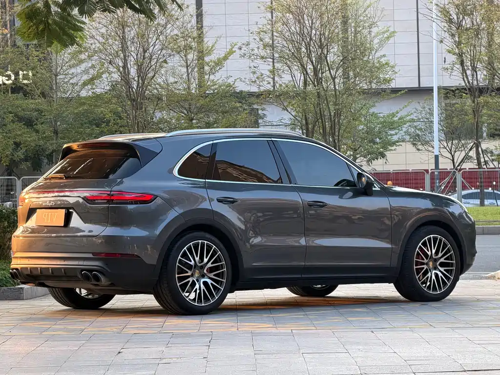 Porsche Cayenne — миниатюра 18