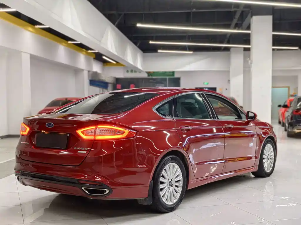 Ford Mondeo — миниатюра 6