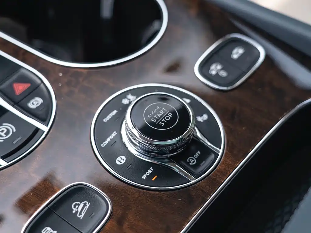Bentley Bentayga — миниатюра 19