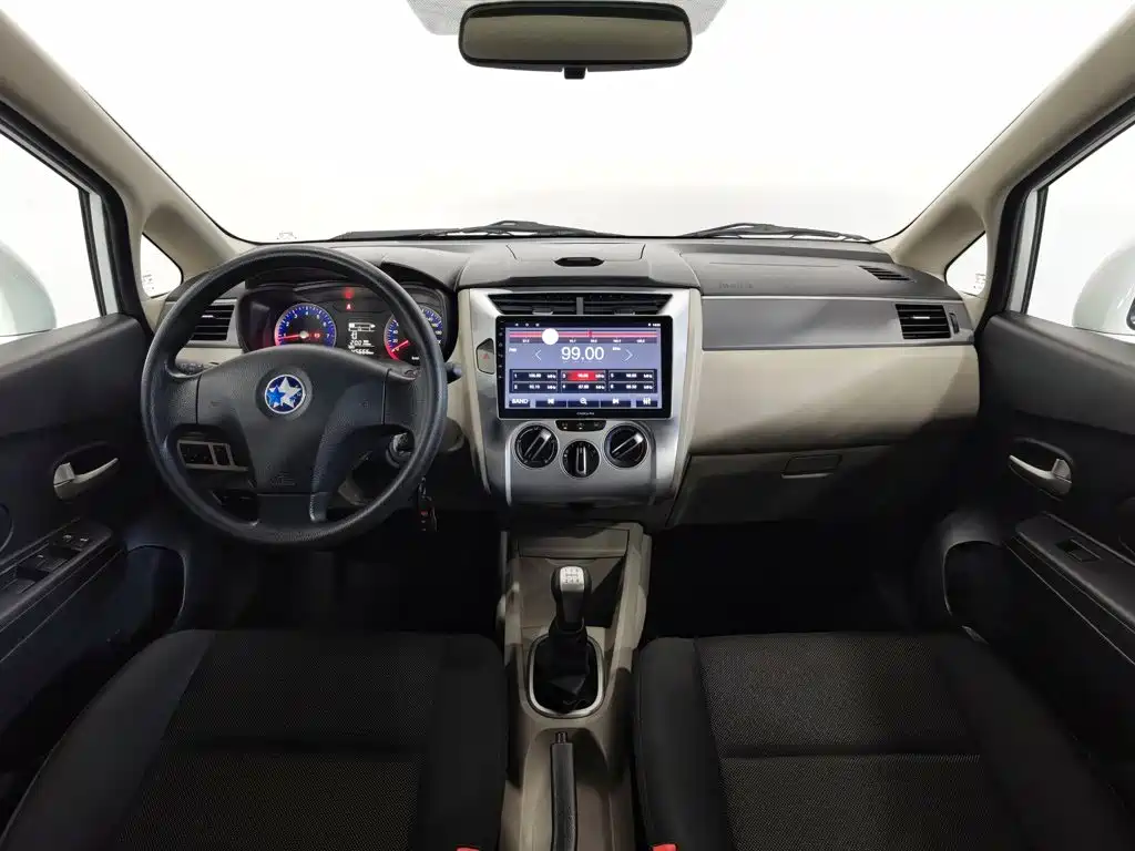 Venucia R50 — миниатюра 5