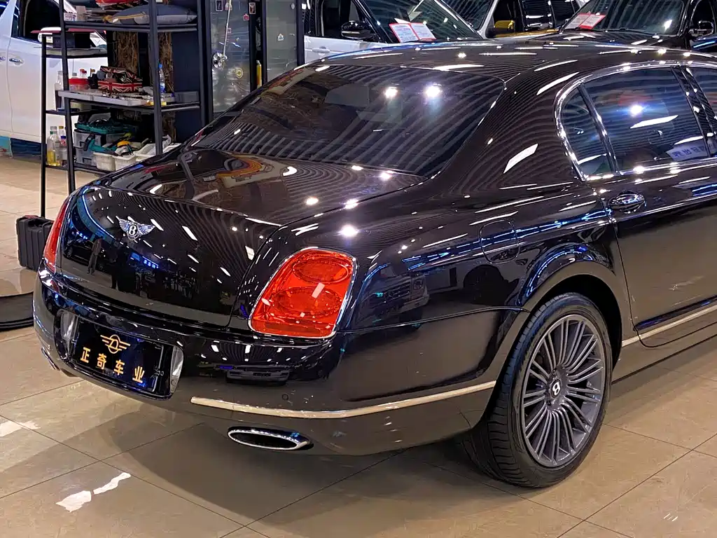 Bentley Flying Spur — миниатюра 9