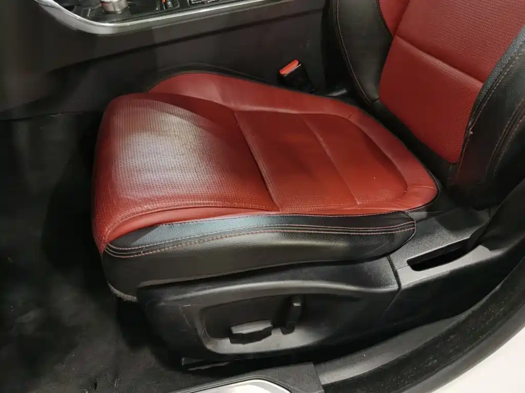 Jaguar XE — миниатюра 20