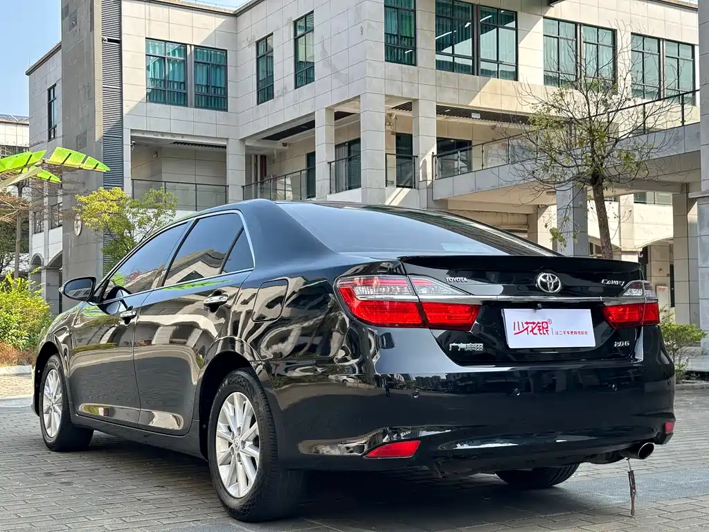 Toyota Camry 2015 2.0G Lead