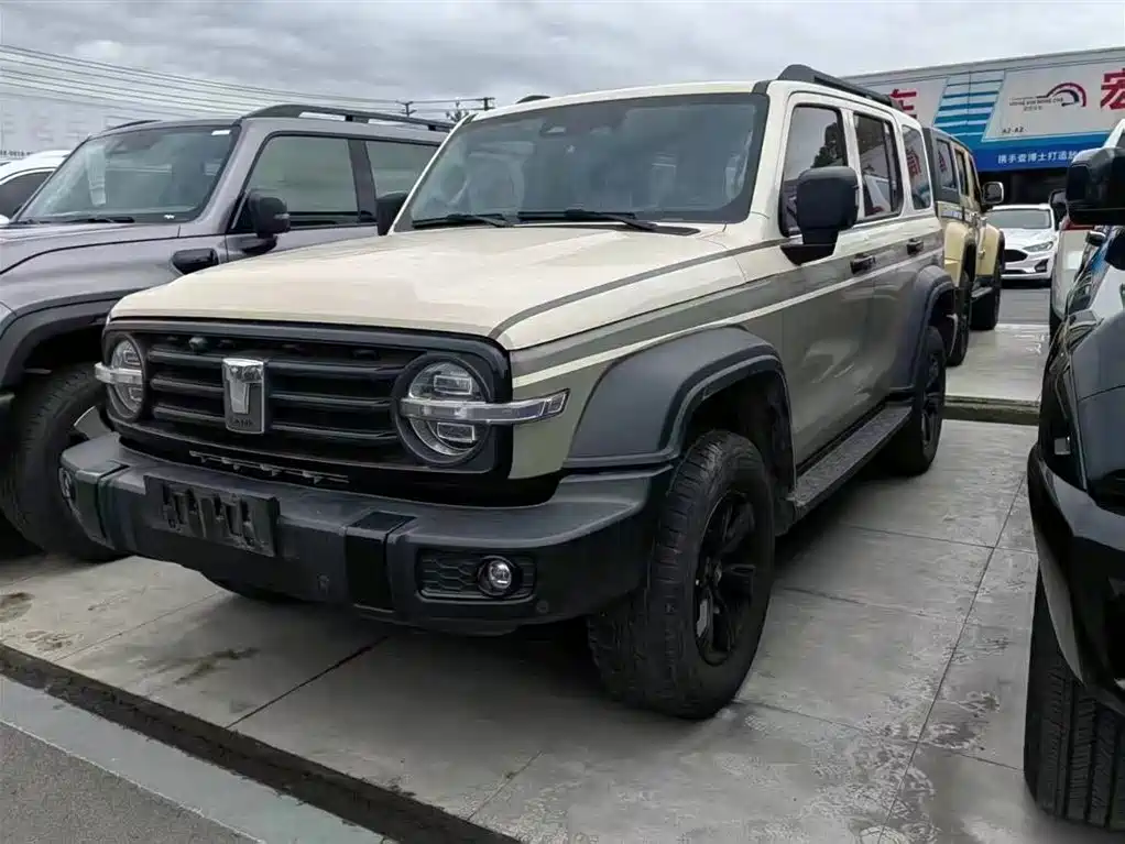 Tank Tank 300 2022