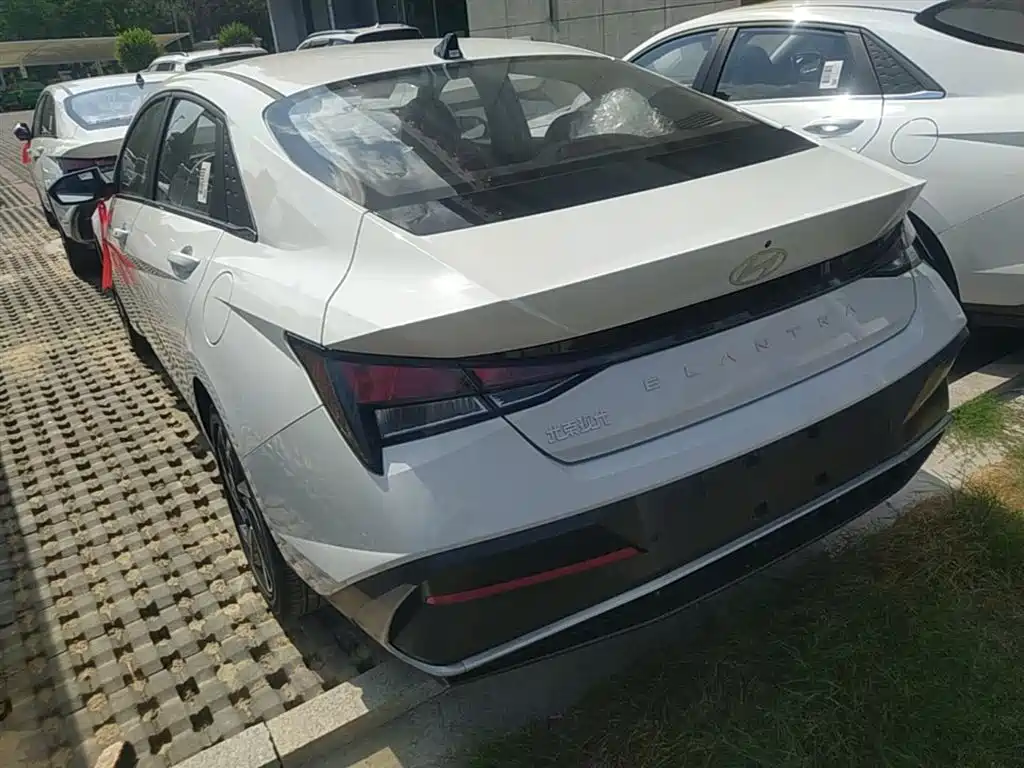 Hyundai Elantra 2023 1.5L CVT GLX Elite