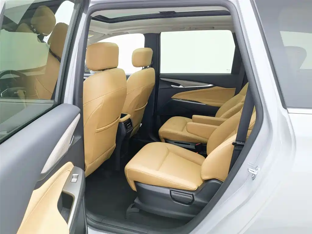 SAIC MAXUS CHASE G50 PLUG IN HYBRID