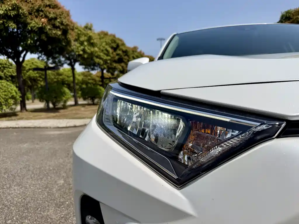 TOYOTA RAV4 RONGFANG