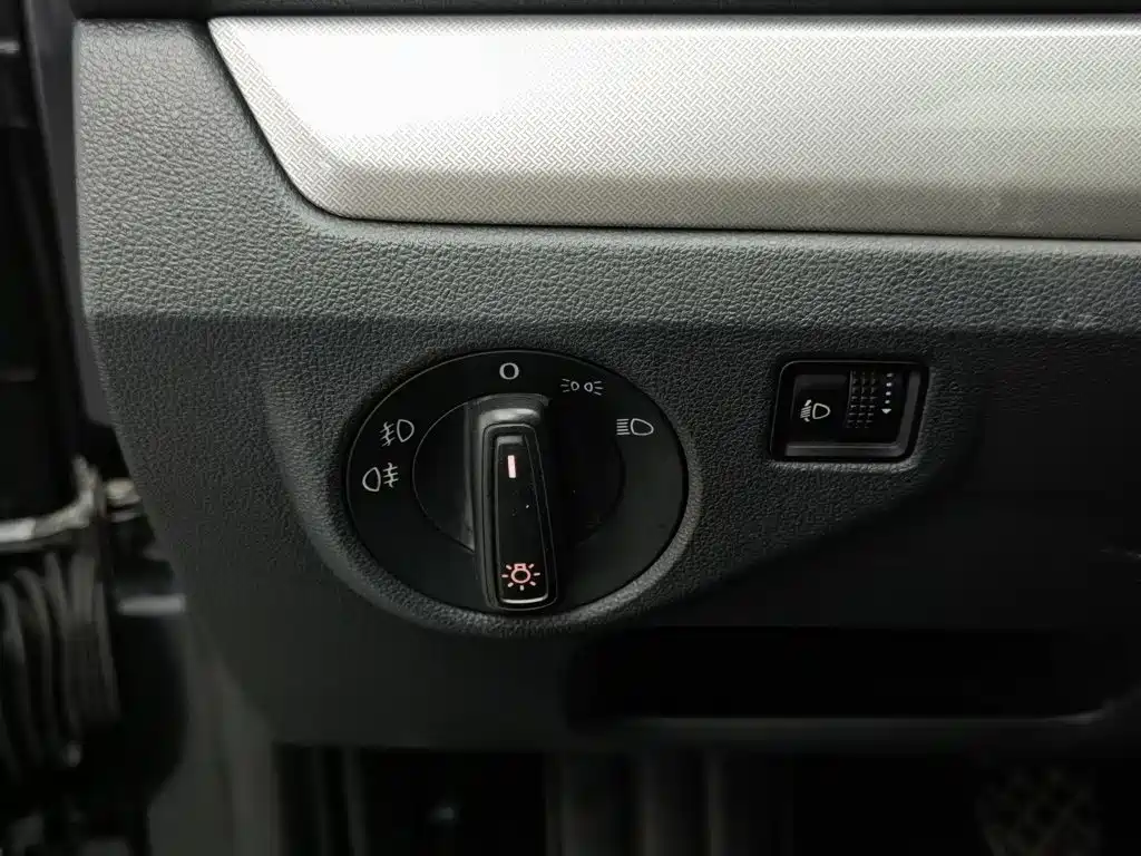 Volkswagen Lavida — миниатюра 21