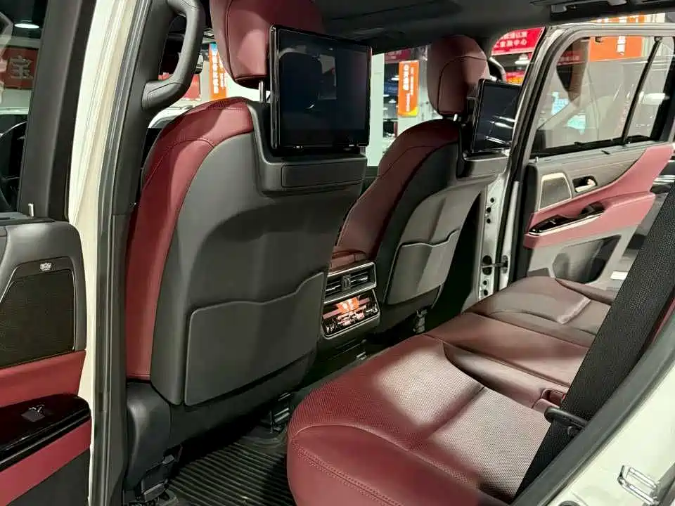 Lexus LX 2024 600