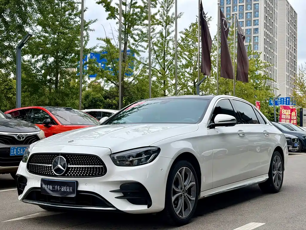 Mercedes-Benz E-Class — миниатюра 3