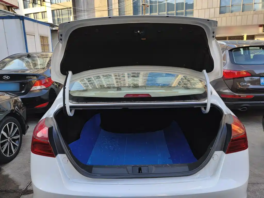 Geely Emgrand — миниатюра 19