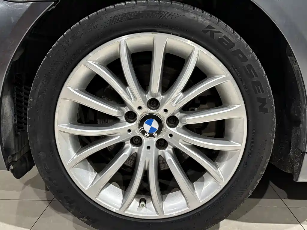 BMW 5 Series — миниатюра 17