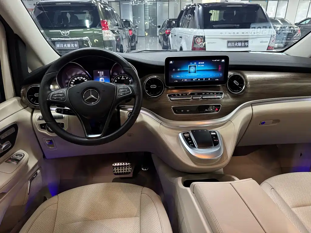 Mercedes-Benz V-Class — миниатюра 13