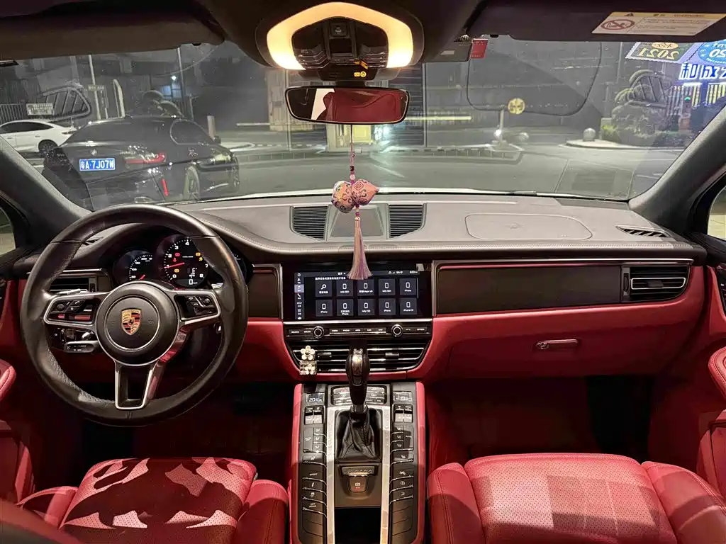 Porsche Macan — миниатюра 12