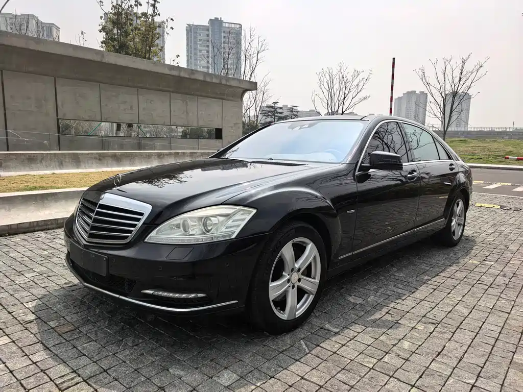 Mercedes-Benz S-Class 2011