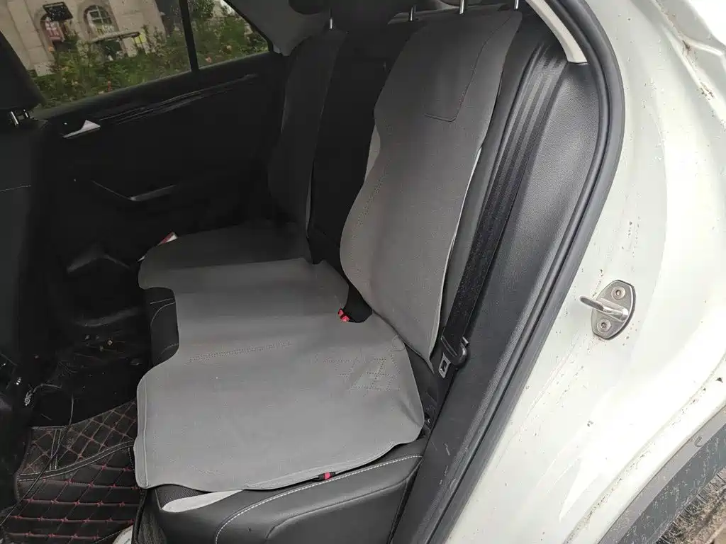 Volkswagen T-Roc — миниатюра 13