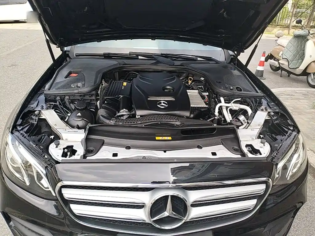 Mercedes-Benz E-Class — миниатюра 20