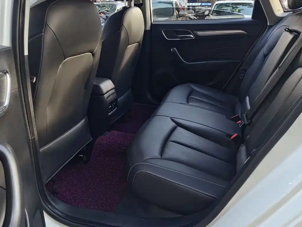 Roewe i6 2018 20T AT Smart