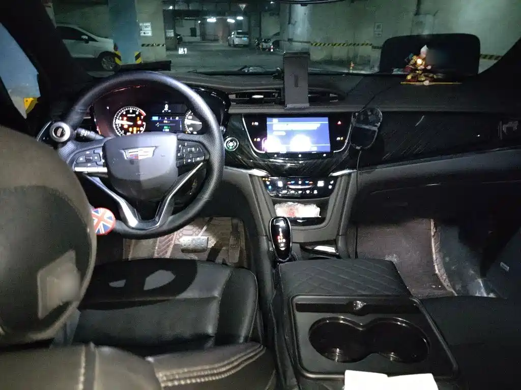 Cadillac XT6 — миниатюра 10