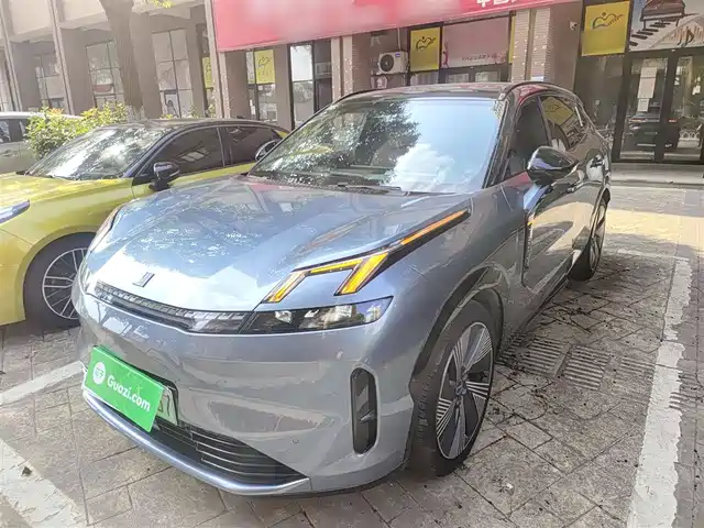 LYNK  & CO. 08 EM P 2024