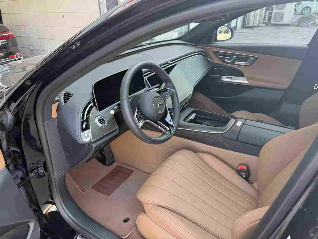 Mercedes-Benz E-Class — миниатюра 3