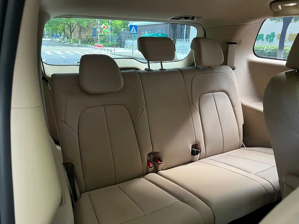 Buick GL8 Hybrid — миниатюра 10