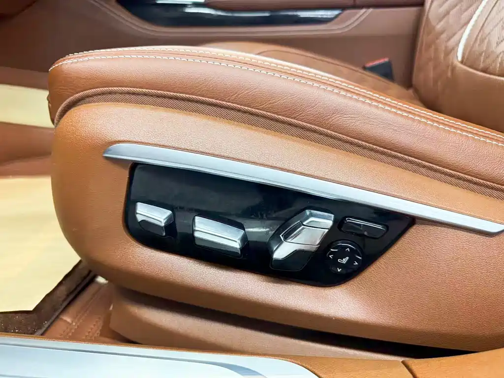 BMW 7 Series — миниатюра 15