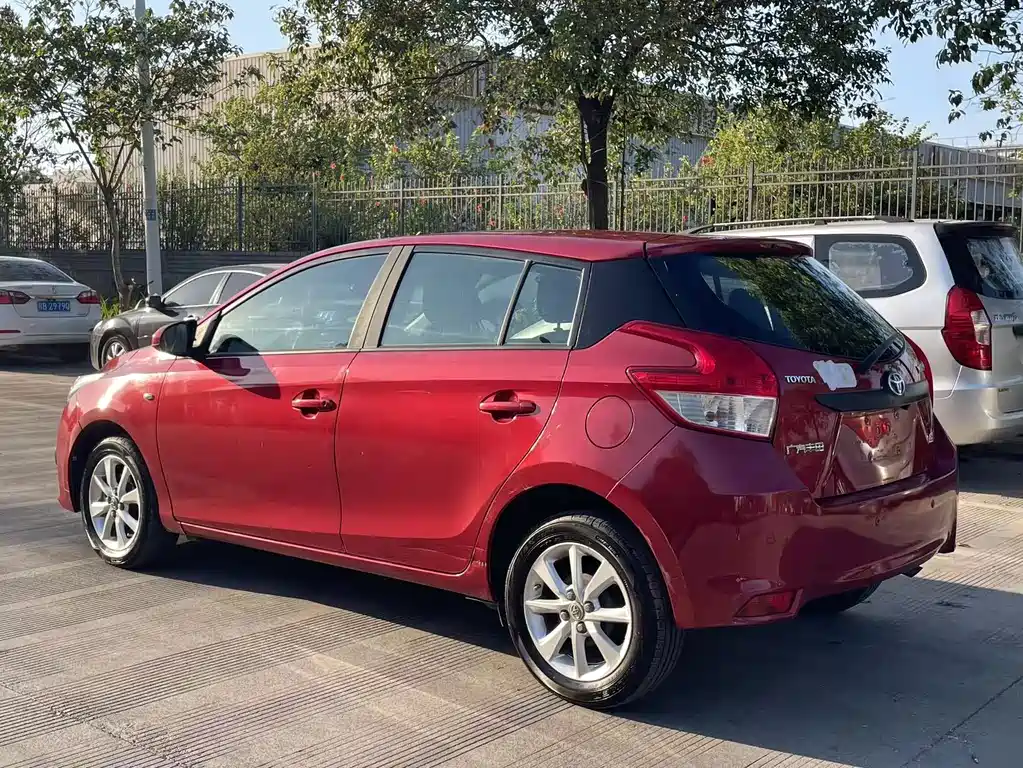 Toyota Yaris L — миниатюра 9