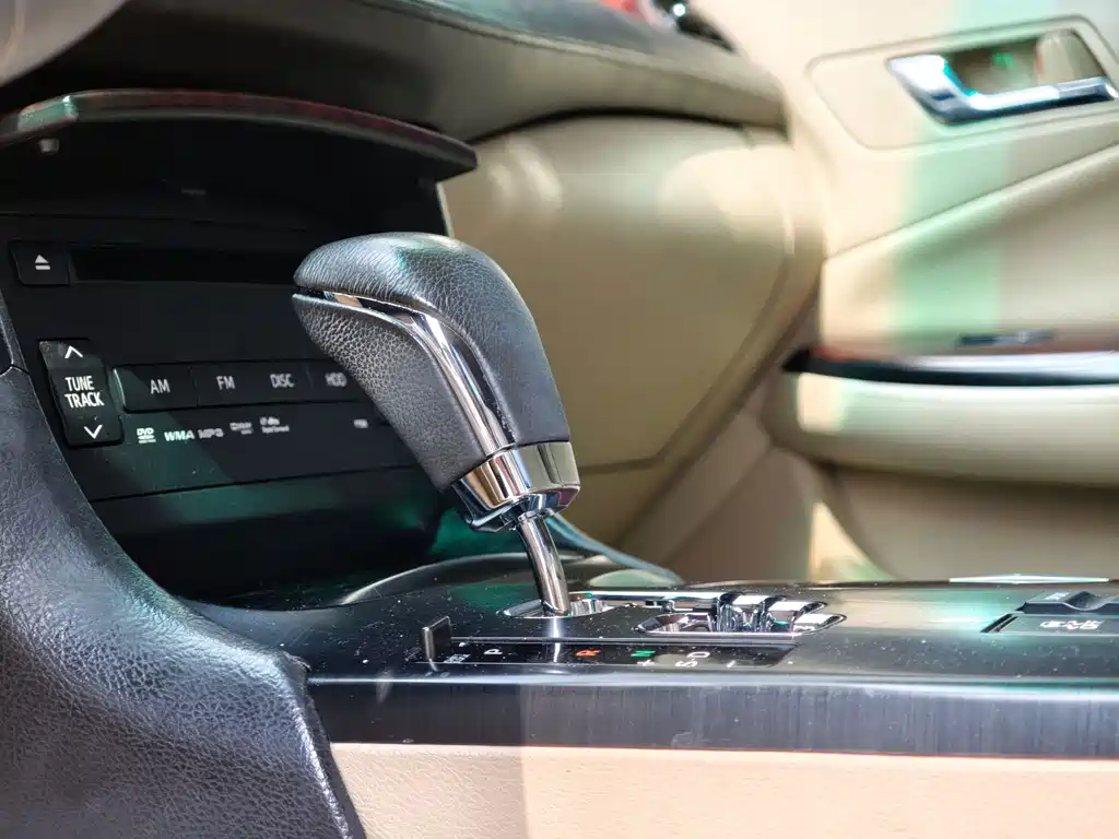 Toyota Crown — миниатюра 9