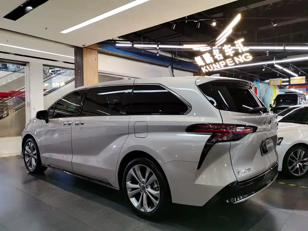 Toyota Sienna 2021 2.5L Luxury