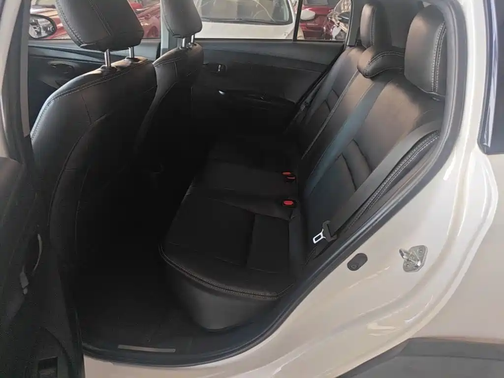 Toyota Yaris L — миниатюра 17
