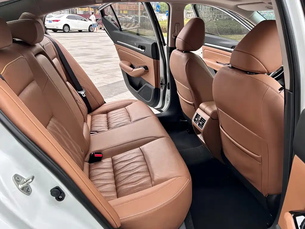 Nissan Teana — миниатюра 12
