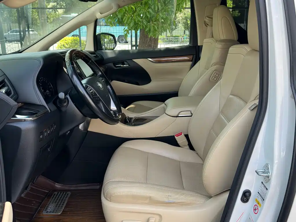 Toyota Alphard 2018 3.5L Luxury