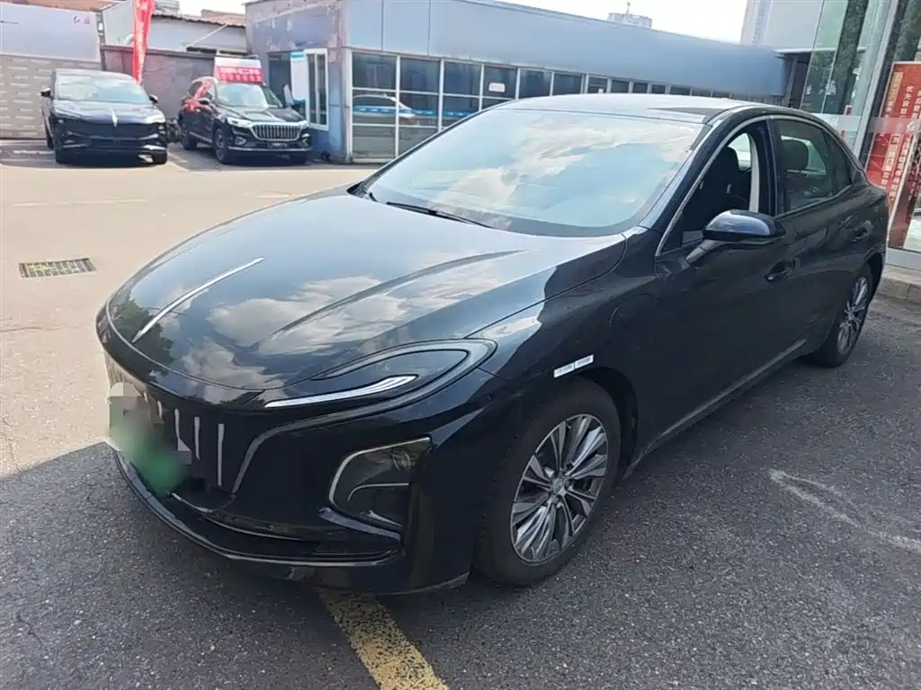 Hongqi Hongqi E-QM5 2024