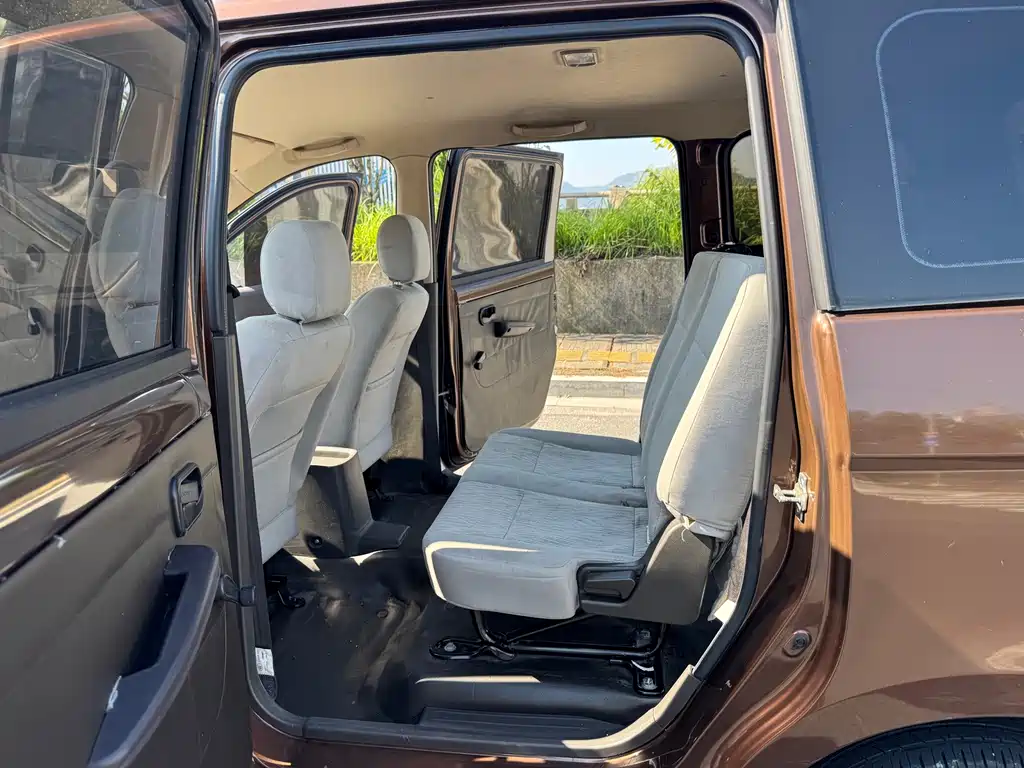 Wuling Hongguang — миниатюра 11