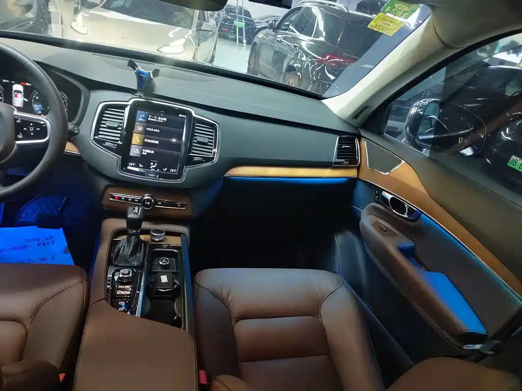 Volvo XC90 — миниатюра 12