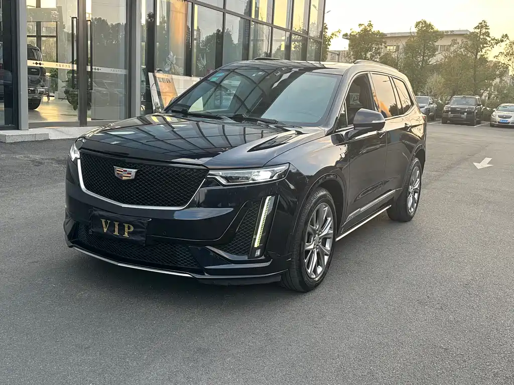 CADILLAC XT6