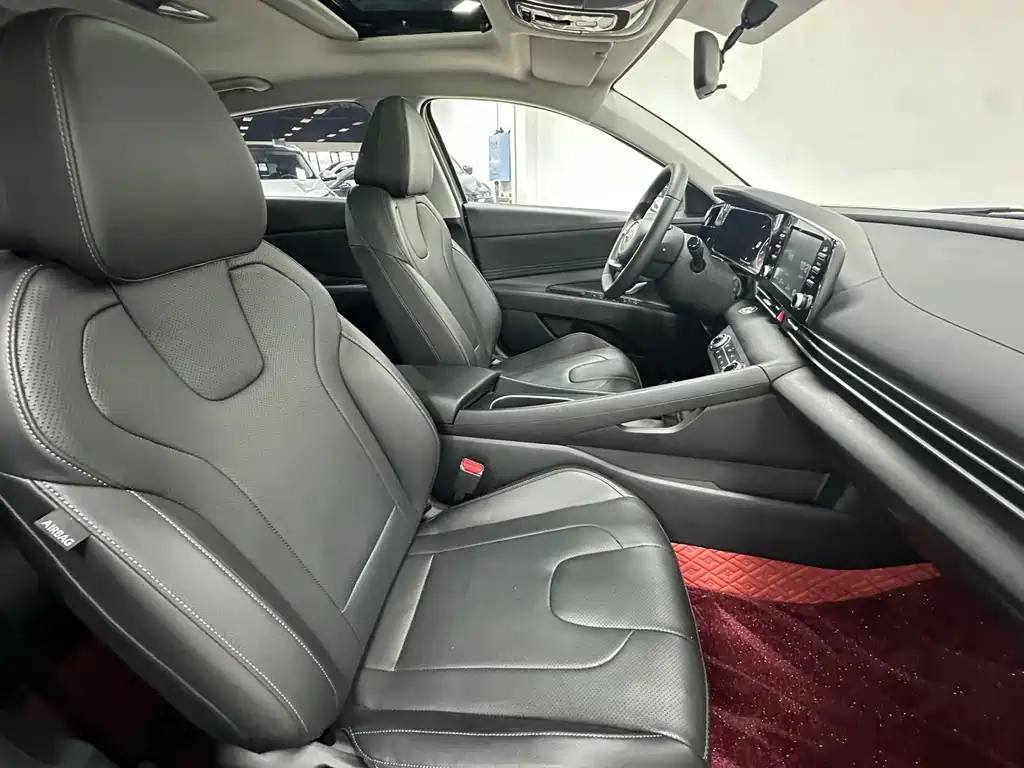 Hyundai Elantra — миниатюра 19