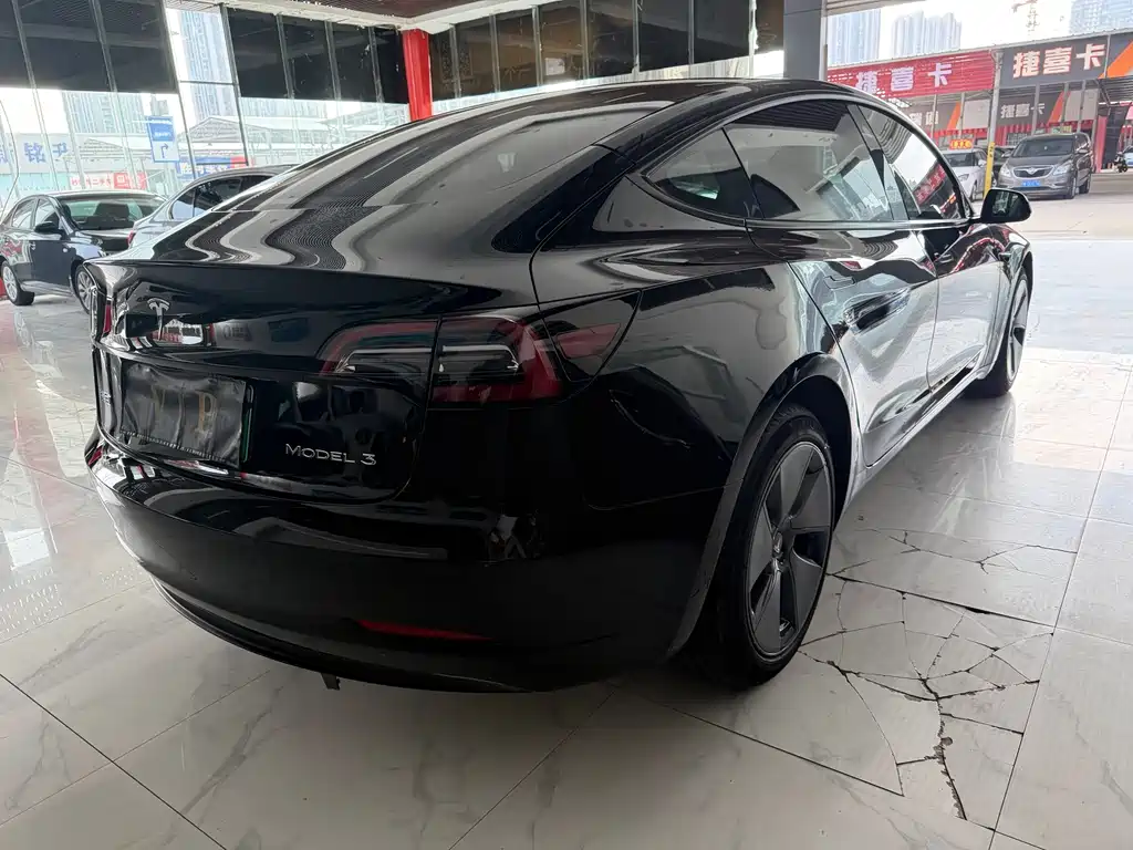 Tesla Model 3 — миниатюра 9
